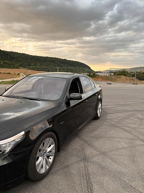 Gebraucht BMW 530 272 PS (200 kW) 2009 Schwarz Limousine