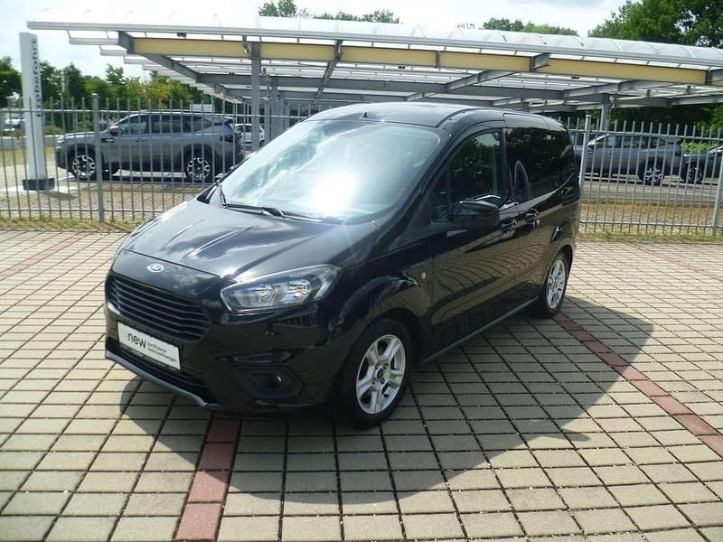 Iridiumschwarz metallic Gebraucht 2018 Ford Tourneo Courier Trend Van / Kleinbus | 9.000 € (Guter Preis) - Bild 1/4
