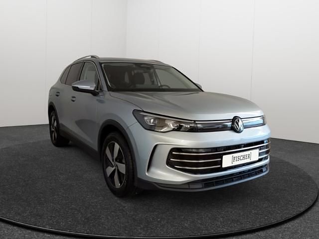 Neu VW Tiguan Elegance 150 PS (110 kW) 2025 Silber SUV