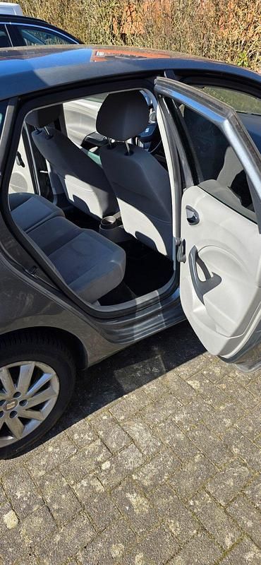 Gebraucht Seat Ibiza 77 PS (56 kW) 2012 Grau Kleinwagen