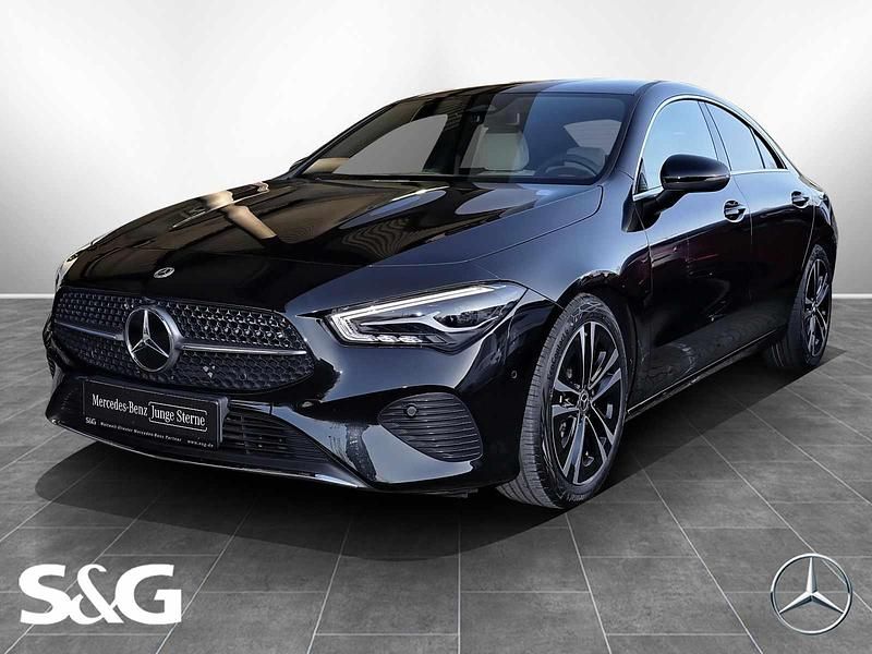 Metalliclack kosmosschwarz Gebraucht 2025 Mercedes CLA180 Limousine | 32.980 € (Fairer Preis) - Bild 1/4