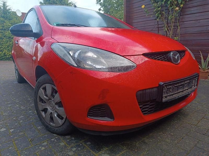 Rot Gebraucht 2009 Mazda 2 Impuls Limousine | 950 € (Superpreis) - Bild 1/4