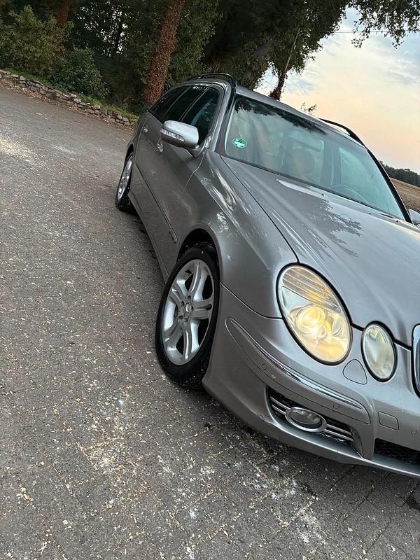 Gebraucht Mercedes E320 224 PS (164 kW) 2007 Silber Kombi
