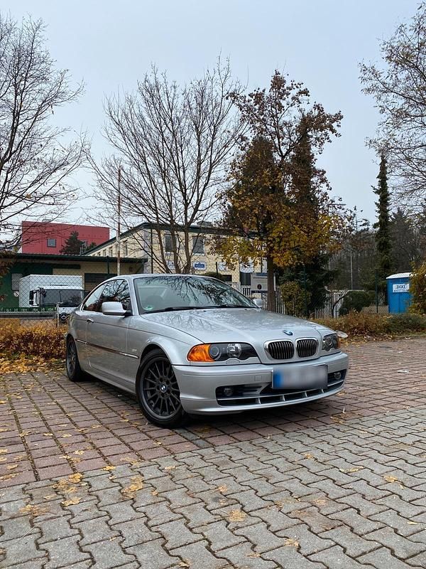 Gebraucht BMW 325 192 PS (141 kW) 2001 Silber Coupé
