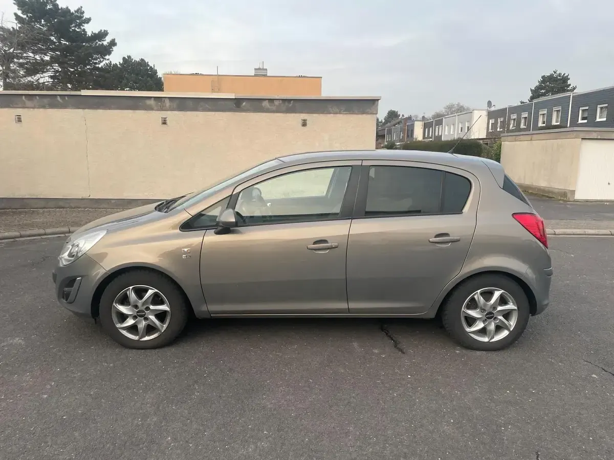 Gebraucht Opel Corsa 101 PS (74 kW) 2012 Grau Kleinwagen