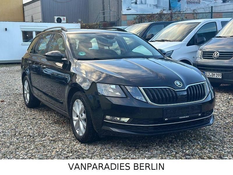 Schwarz Gebraucht 2017 Skoda Octavia Style Kombi | 14.800 € (Fairer Preis) - Bild 1/4
