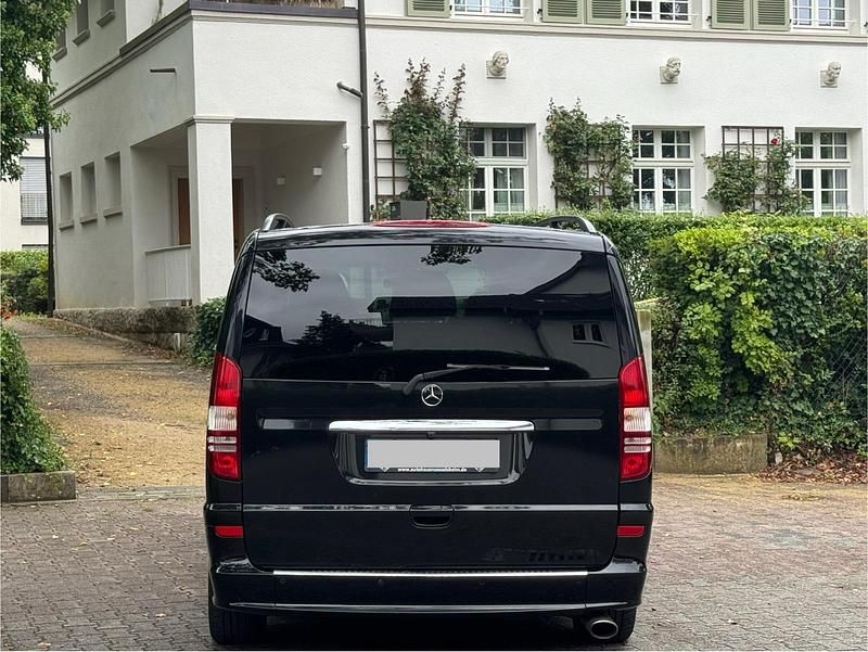 Schwarz Gebraucht 2008 Mercedes Viano Van / Kleinbus | 11.000 € - Bild 1/4