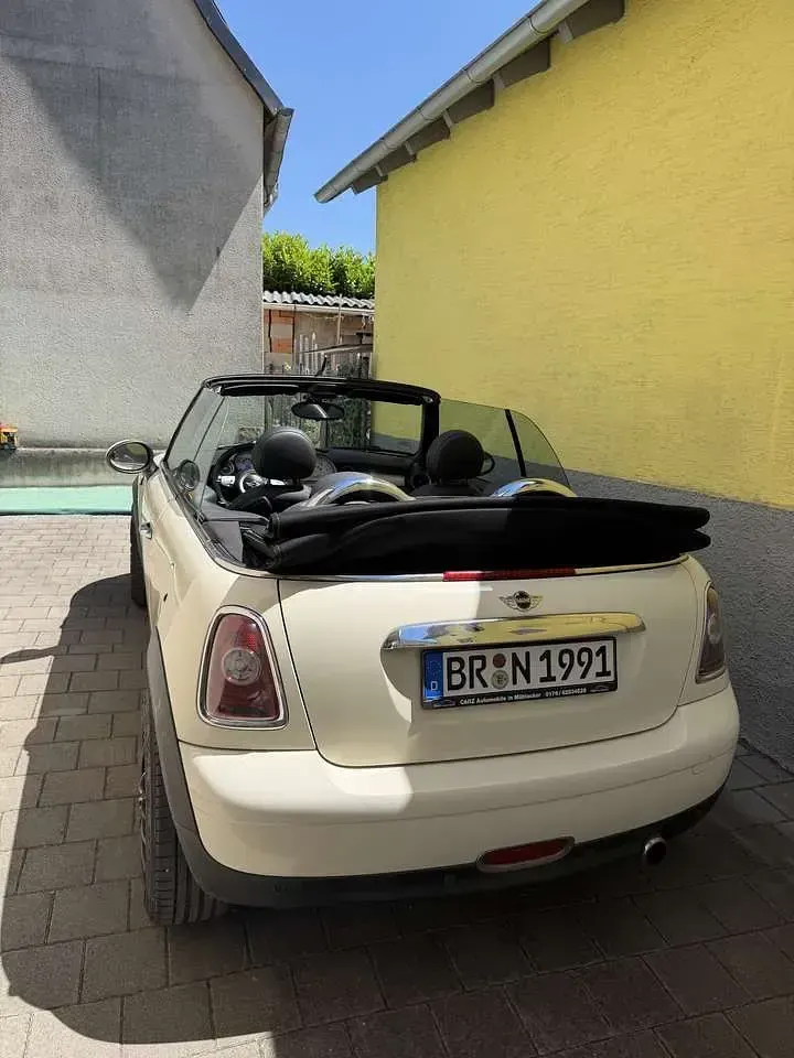 Gebraucht Mini Cooper Cabriolet 122 PS (89 kW) 2010 Weiß Cabrio