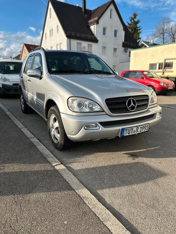 Gebraucht Mercedes ML270 163 PS (119 kW) 2004 Grau SUV