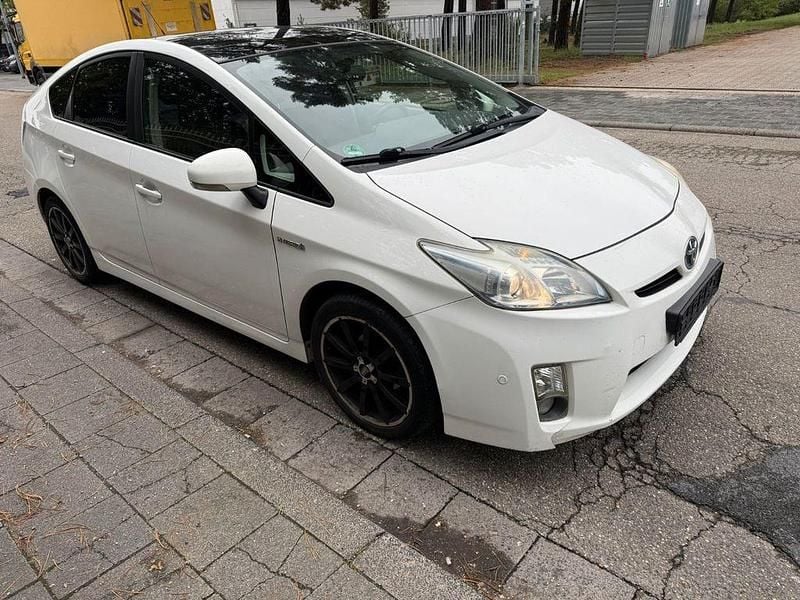Weiß Gebraucht 2010 Toyota Prius Limousine | 4.650 € (Superpreis) - Bild 1/4