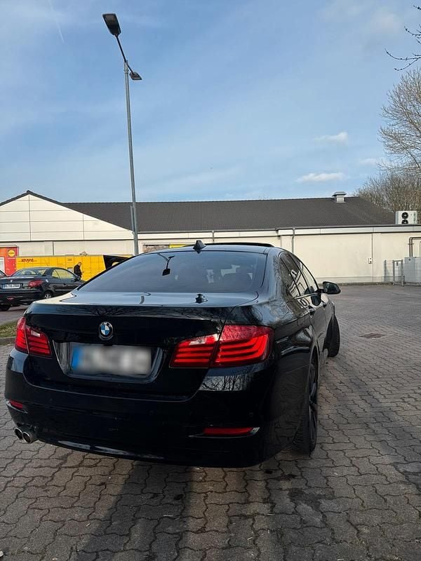 Gebraucht BMW 520 184 PS (135 kW) 2013 Schwarz Limousine