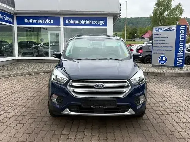 Używany Ford Kuga Trend 182 KM (133 kW) 2017 Niebieski SUV