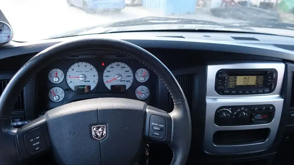 Używany Dodge Ram 517 KM (380 kW) 2005 Czarny Pickup