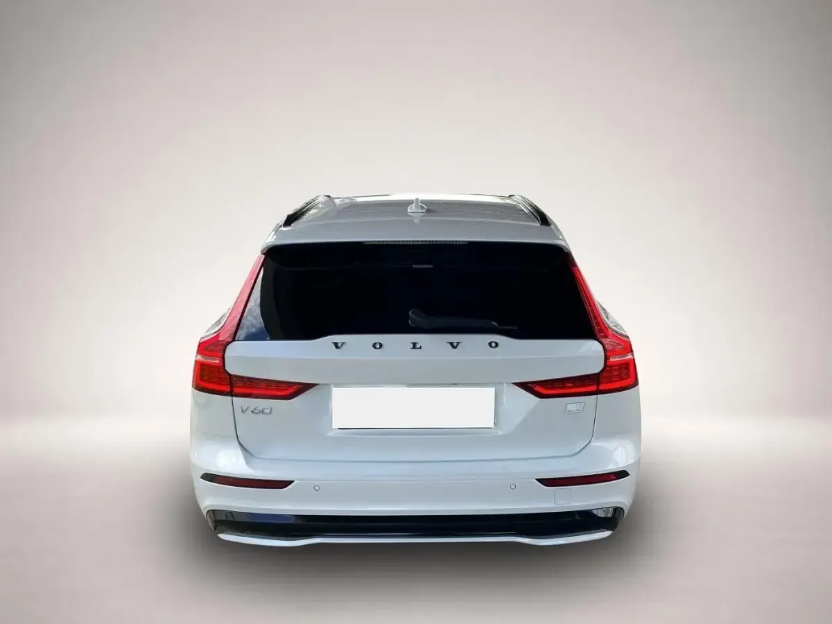 Gebraucht Volvo V60 Plus 455 PS (334 kW) 2023 Manufacturer Kombi