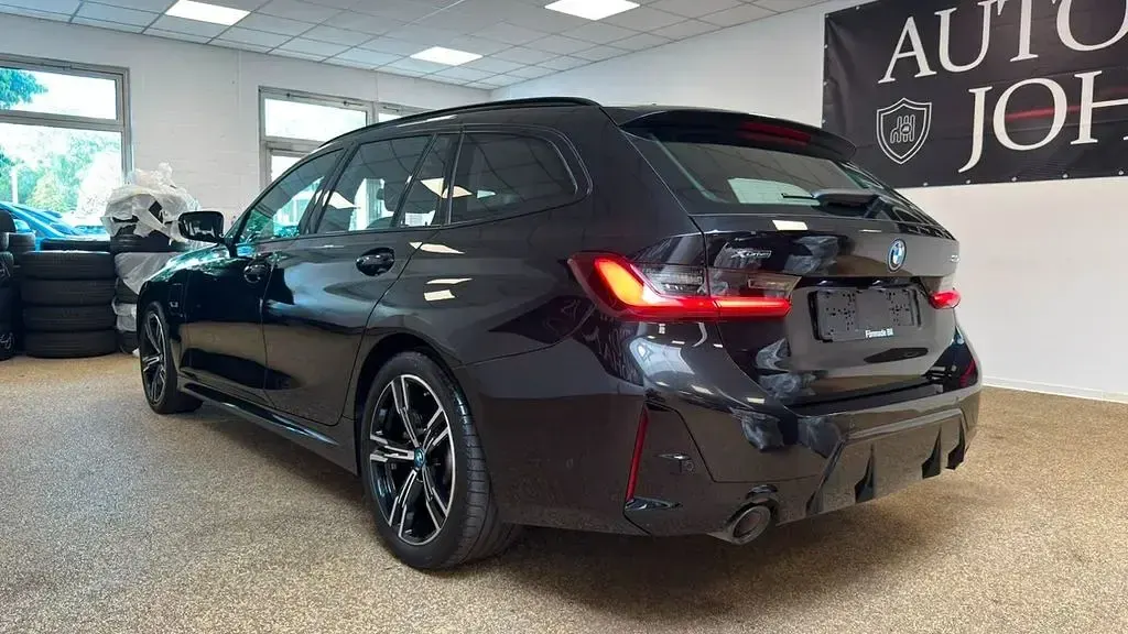 Gebraucht BMW 330 M Sport 184 PS (135 kW) 2022 Schwarz Kombi