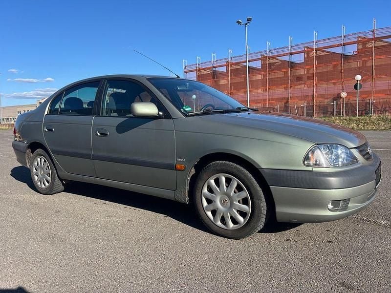 Gebraucht Toyota Avensis Sol 129 PS (94 kW) 2002 Grau Limousine