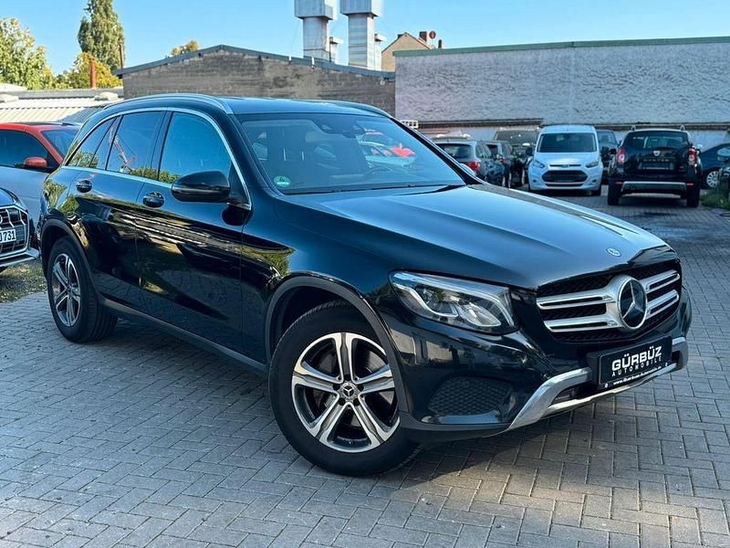 Obsidianschwarz Gebraucht 2017 Mercedes GLC350 SUV | 15.900 € - Bild 1/4