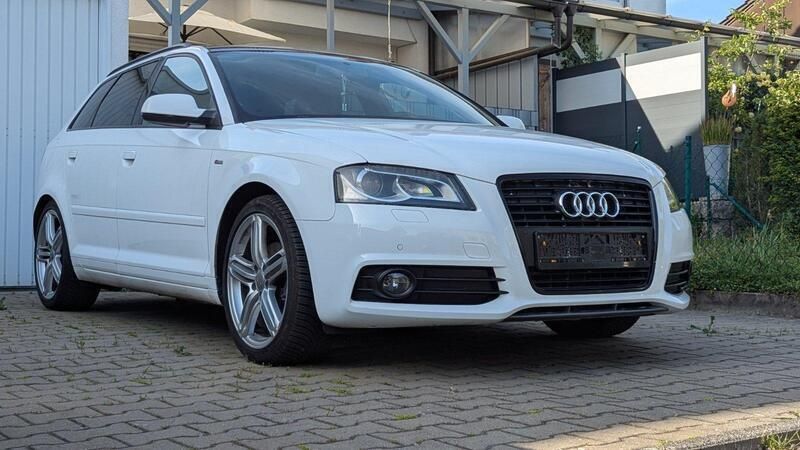 Weiß Gebraucht 2010 Audi A3 Sportback S-line plus Limousine | 10.800 € (Teuer) - Bild 1/4