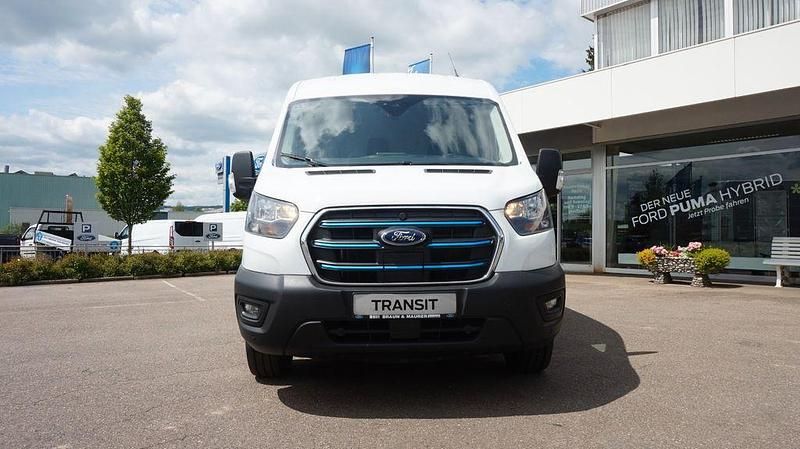 Weiß Gebraucht 2023 Ford Transit Trend Van / Kleinbus | 31.480 € (Superpreis) - Bild 1/4