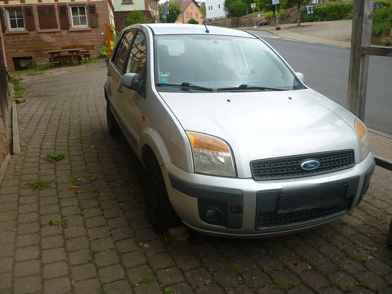 Silber Gebraucht 2006 Ford Fusion Limousine | 750 € - Bild 1/4