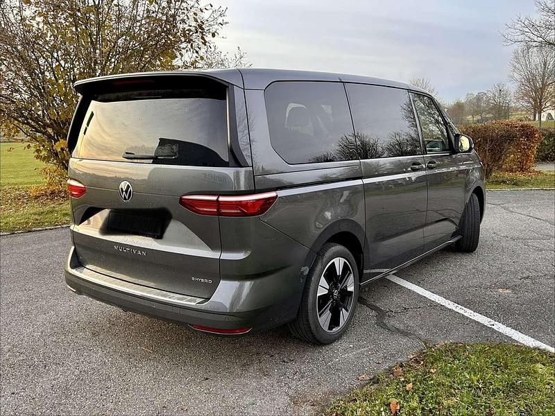 Gebraucht VW Multivan Energetic 218 PS (160 kW) 2023 Grau Van