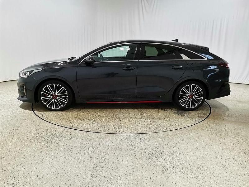 Gebraucht Kia ProCeed Comfort 204 PS (150 kW) 2021 Pentametal met. Kleinwagen