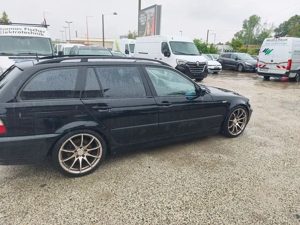 Gebraucht BMW 320 Lifestyle 150 PS (110 kW) 2002 Schwarz Kombi