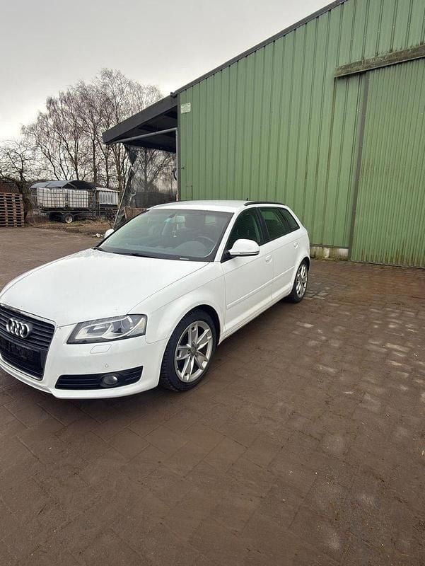 Weiß Gebraucht 2008 Audi A3 Ambition Limousine | 3.300 € (Superpreis) - Bild 1/4