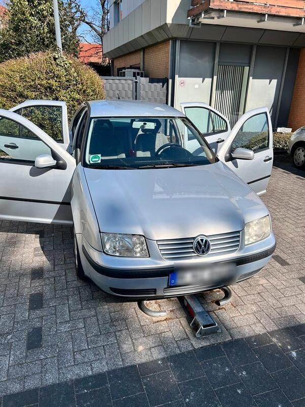 Silber Gebraucht 1999 VW Bora Limousine | 1.266 € (Guter Preis) - Bild 1/4