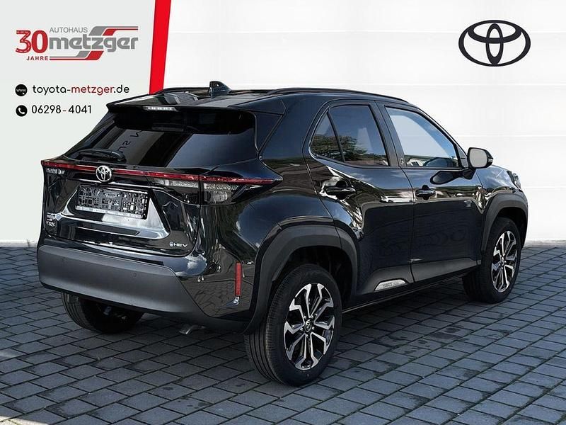 Neu Toyota Yaris Cross 131 PS (96 kW) 2025 Schwarz SUV