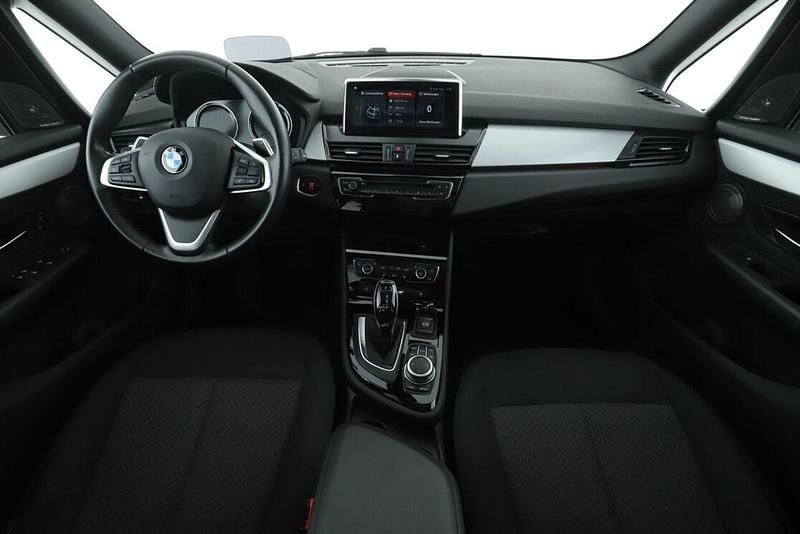 Gebraucht BMW 220 Advantage 190 PS (139 kW) 2021 Grau Kombi