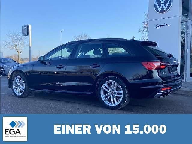 Gebraucht Audi A4 Advanced 204 PS (150 kW) 2022 Schwarz metallic Kombi