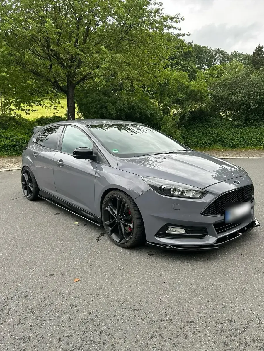 Gebraucht Ford Focus Performance Edition 250 PS (183 kW) 2017 Grau Limousine