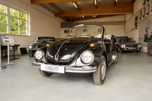 Schwarz Gebraucht 1973 VW Käfer Cabrio | 25.900 € - Bild 1/4