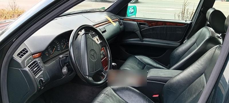 Gebraucht Mercedes E320 224 PS (164 kW) 1998 Kombi
