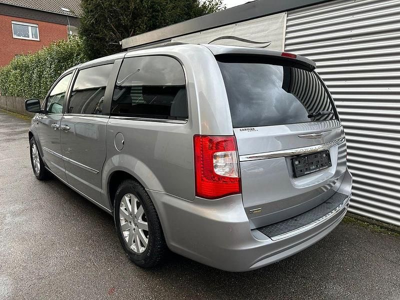 Gebraucht Chrysler Grand Voyager 287 PS (211 kW) 2014 Silber Van / Kleinbus