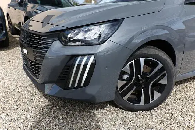 Neu Peugeot 208 Allure 136 PS (100 kW) 2025 Selenium grau metallic selenium grau metallic Kleinwagen