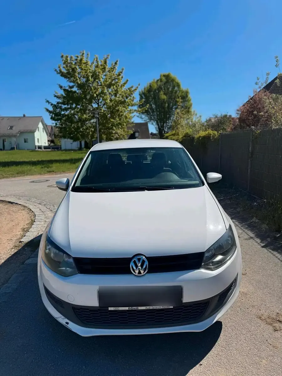 Gebraucht VW Polo Trendline 75 PS (55 kW) 2010 Weiß Kleinwagen