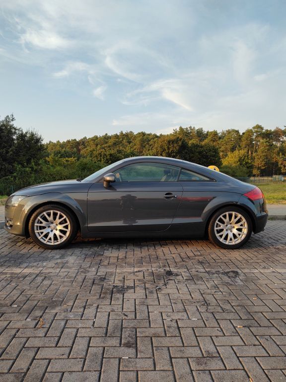 Grau Gebraucht 2009 Audi TT Sport Coupé | 6.800 € (Fairer Preis) - Bild 1/4