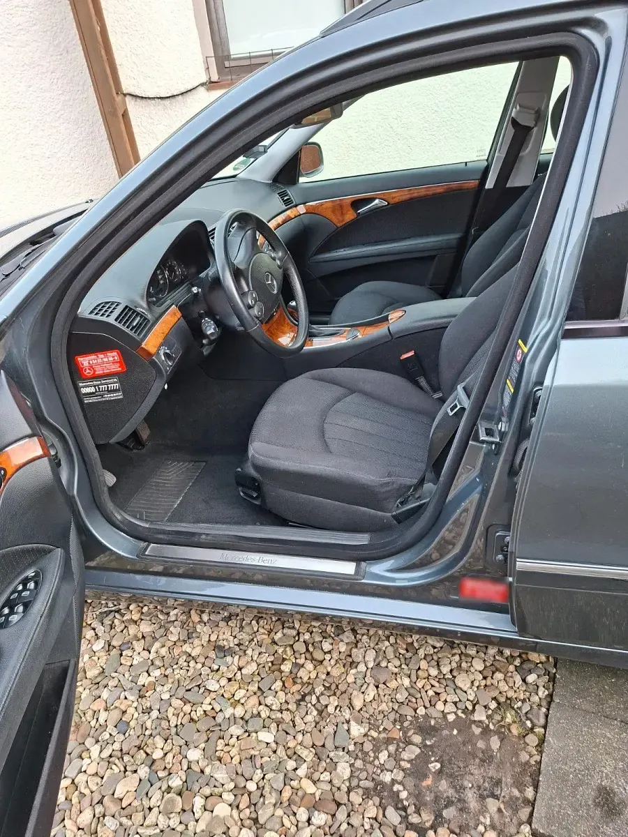 Gebraucht Mercedes E200 184 PS (135 kW) 2008 Grau Kombi