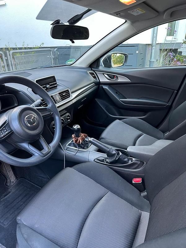 Second-hand Mazda 3 101 CP (74 kW) 2017 Alb Hatchback