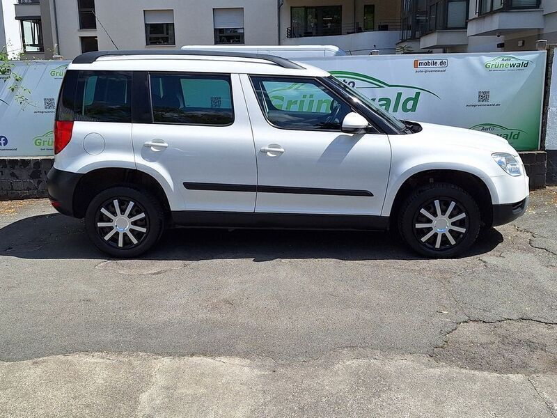 Gebraucht Skoda Yeti Active 105 PS (77 kW) 2013 Weiß SUV