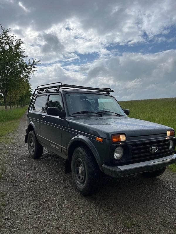 Second-hand Lada Taiga 83 CP (61 kW) 2018 Gri SUV