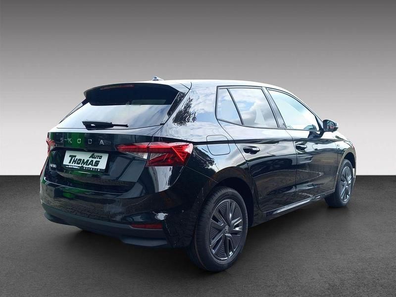 Neu Skoda Fabia Tour 116 PS (85 kW) 2025 Schwarzmagic perleffekt Kleinwagen