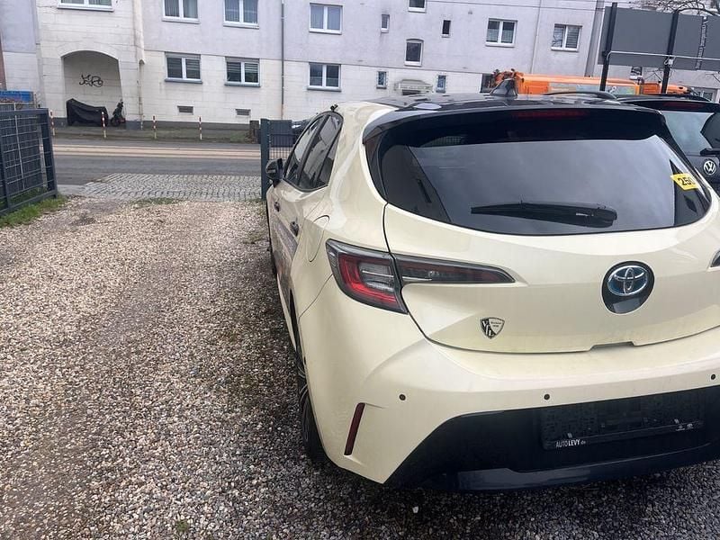 Gebraucht Toyota Corolla Hybrid Team 98 PS (72 kW) 2023 Schwarz Limousine