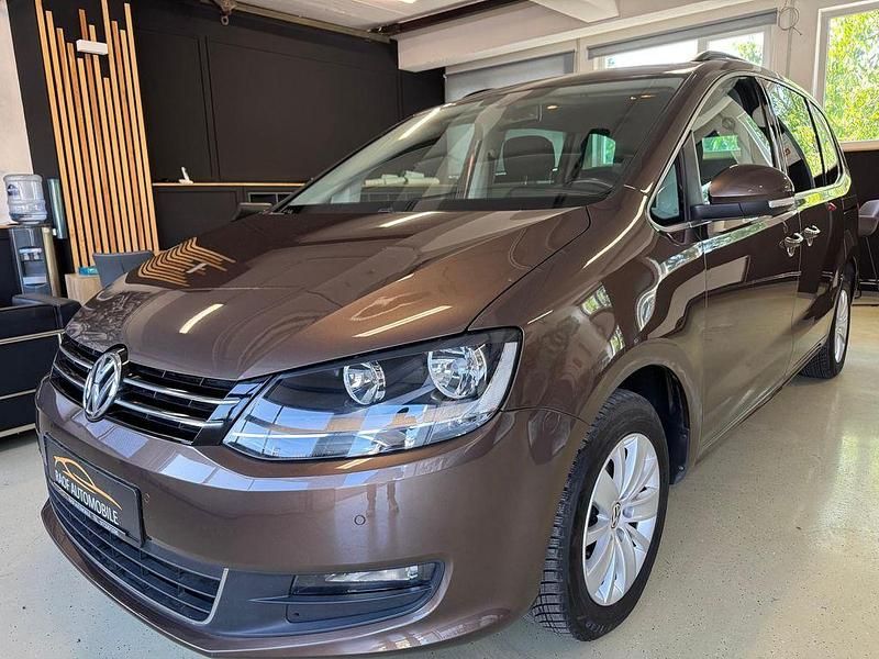 Braun Gebraucht 2012 VW Sharan Van / Kleinbus | 15.999 € (Teuer) - Bild 1/4