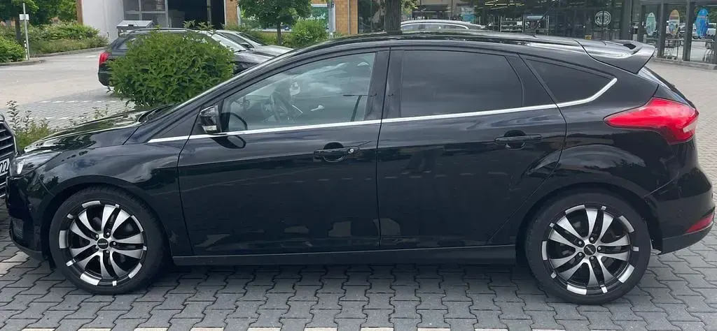 Gebraucht Ford Focus ST-Line 150 PS (110 kW) 2016 Schwarz Limousine