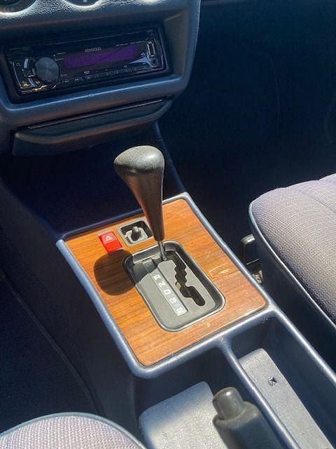 Gebraucht Mercedes 190 98 PS (72 kW) 1987 Weiß Limousine