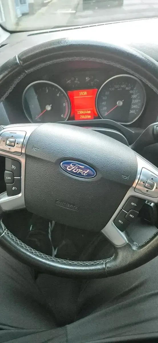 Second-hand Ford S-MAX S 140 CP (102 kW) 2013 Andere farben Monovolum
