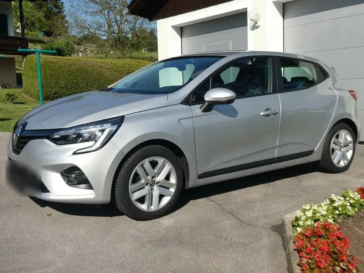 Gebraucht Renault Clio V 67 PS (49 kW) 2022 Silber Limousine